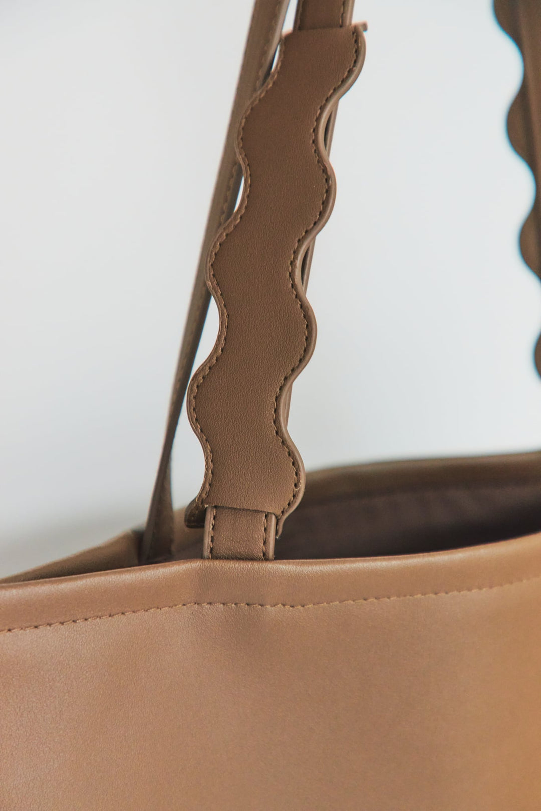 WAVY LINE TOTE